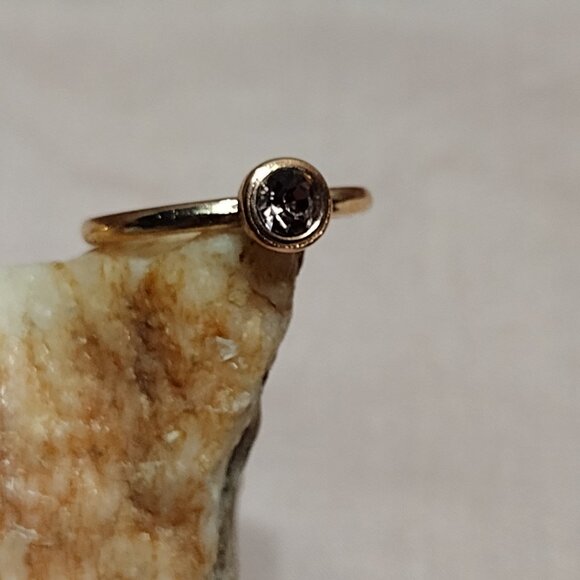 3 Gold Tone Rings - Picture 4 of 7